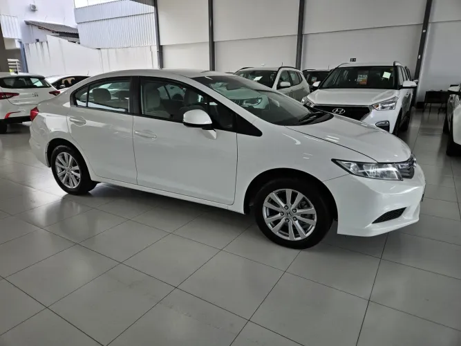 Honda Civic Sedan LXS 1.8/1.8 Flex 16V Aut. 4P 2016