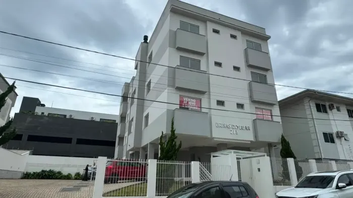 Apartamento novo, 2 dormitórios no Bairro Serraria em São José / SC