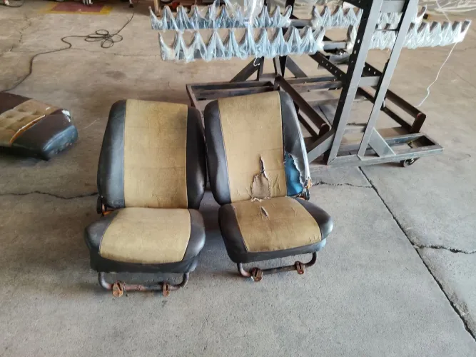 Bancos dianteiros de Chevette tubarão 76 em diante 