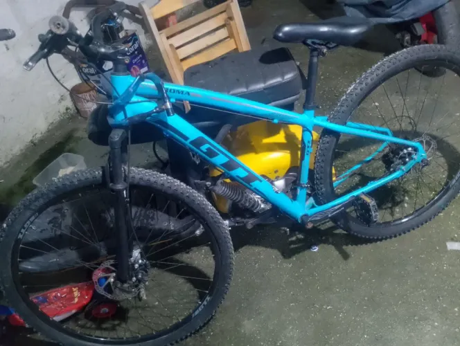 Bicicleta aro 29 semi nova