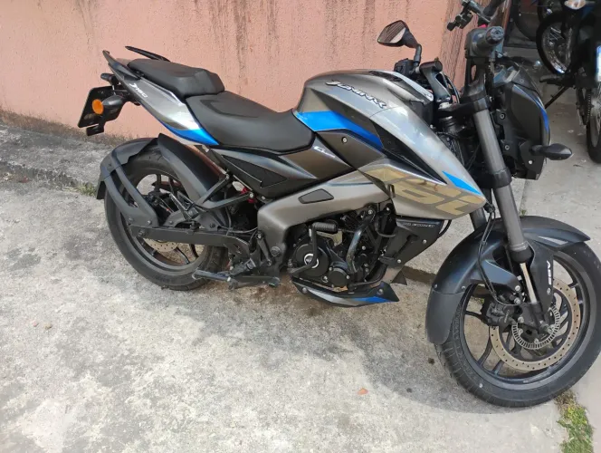 Bajaj dominar 160 
