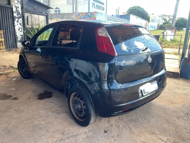 Fiat Punto Attractive 1.4 Fire Flex 8V 5P 2011
