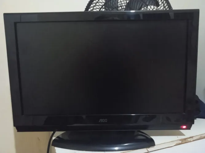 Por 249 reais Tela 22 polegadas LCD 