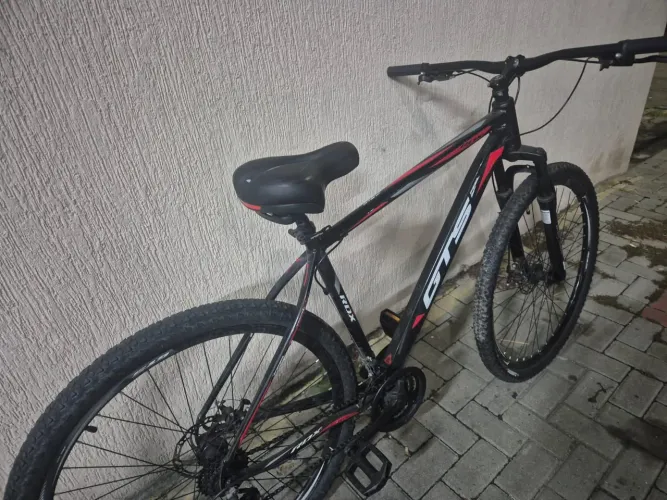 Vendo bicicleta GTA aro 29 estado de nova quadro 21 tamanho 