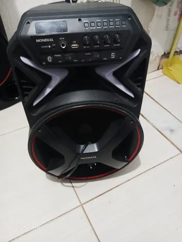 Vende se caixa de som semi nova
