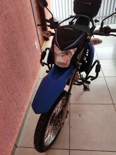 Bros 160 2021 equipada e com baixíssima KM