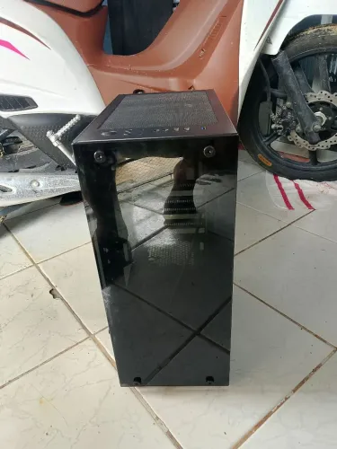 Gabinete mid Tower sem fans lateral e frente de vidro temperado 
