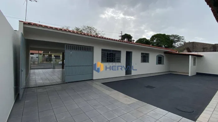 Casa com 3 quartos à venda, 245 m² por R$ 702.000 - Jardim América - Maringá/PR
