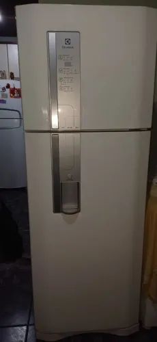 Geladeira semi nova