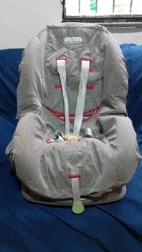 Cadeirinha infantil para carro 