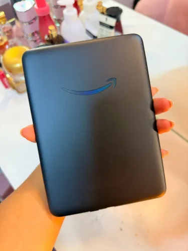 KINDLE COLORSOFT SIGNATURE EDITION, ACOMPANHA CAIXA E O CABO