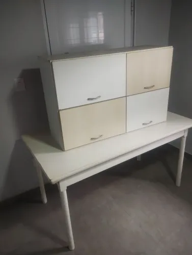 Mesa de 1,55 x 80 e aéreo BARBADA