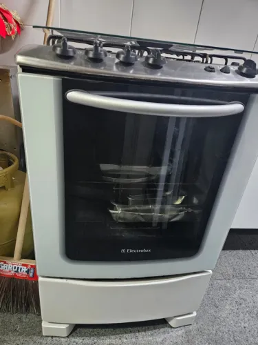? FOGÃO ELECTROLUX 4 BOCAS INOX COM TAMPA DE VIDRO ?