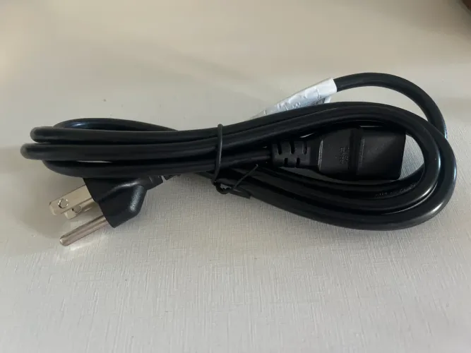Cabo de força para notebooks e TVs