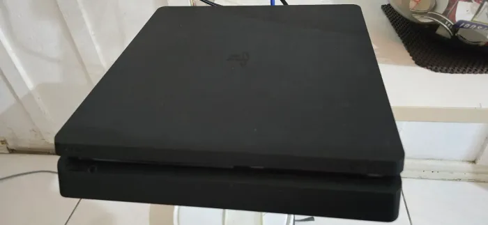 PS4 Slim 1TB COMPLETO na Caixa + 2 Controles + 6 Jogos