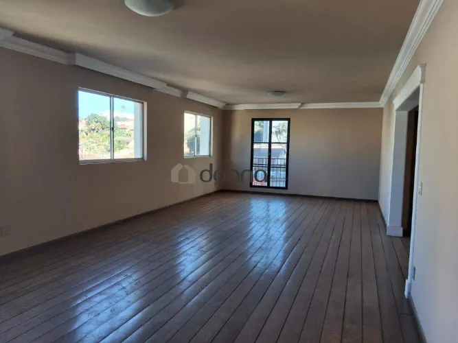 Apartamento à venda, 4 quartos, 1 suíte, 1 vaga, São Benedito - Uberaba/MG