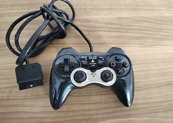 Controle Original Hori Ps1 - Detalhes No Cabo Leia Descrição