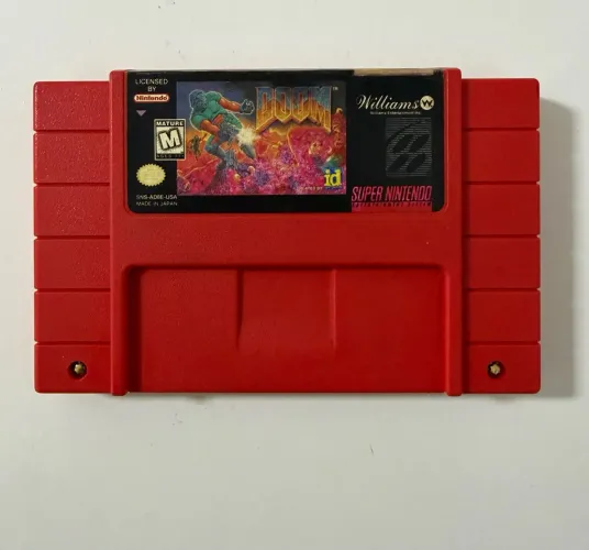 Cartucho Doom - Super Nintendo (SNES) | Versão Vermelha Clássica