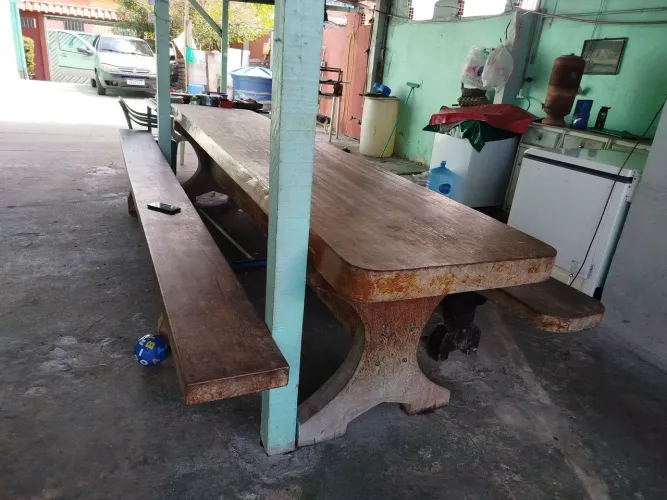 Mesa de Madeira Maciça Completa