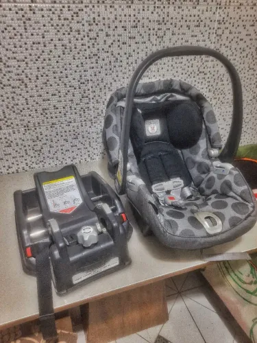 Cadeira para bebê com base para automóvel removível Peg-Pérego 13 Kg Seminovo Ótimo Estado