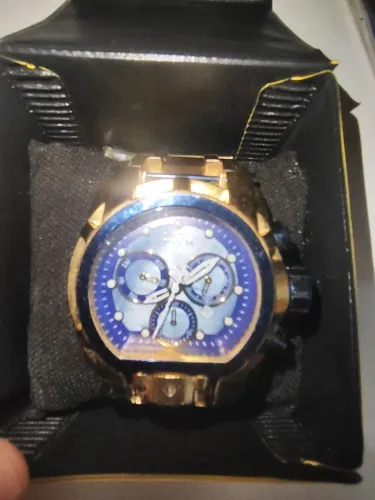 INVICTA DOURADO 1? LINHA, na caixa.