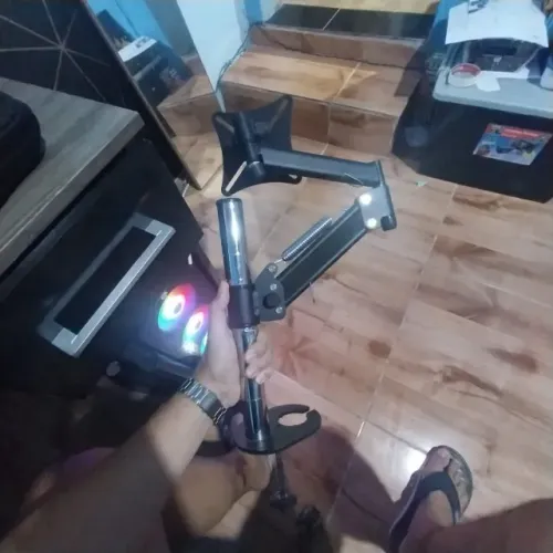 Suporte Articulado Monitor com Ajuste de Altura - 5 Níveis - Seminovo