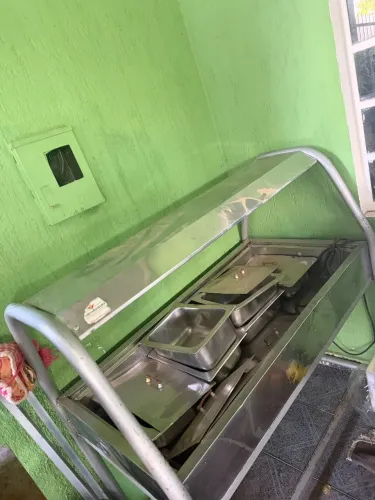 Buffet quente, Cuba. Com 6 cubas.
