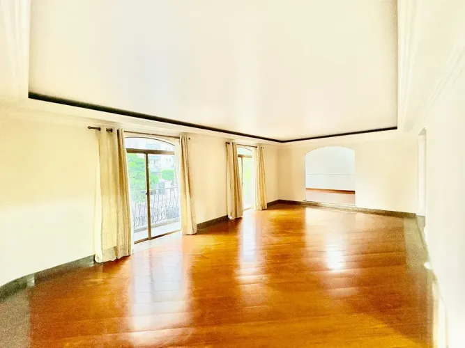 Exclusivo Apartamento de 265 m² na Rua Pedro Doll | 4 Suítes, 3 Vagas e Localização Nobre
