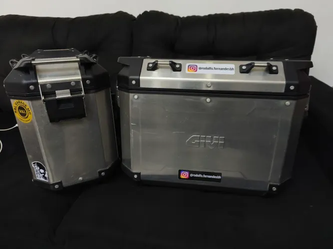 Baús laterais Givi Outback em alumínio. + Suporte para BMW R 1200gs e R 1250 gs