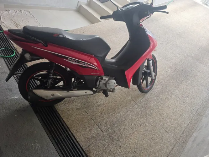 Moto muito boa .documentado em dia