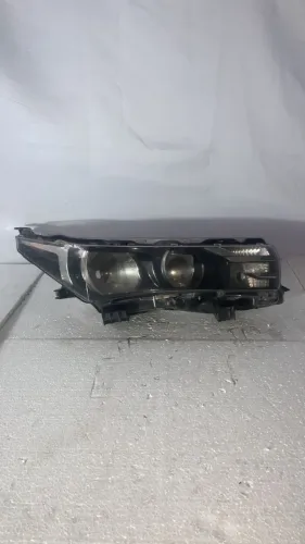Carro: Toyota Modelo: corolla Ano: 2015/2017 lado direito Estado: garra quebrada
