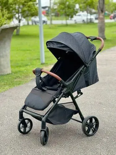 Carrinho de Bebê Freso Confort - Compacto e Dobrável (NOVO)