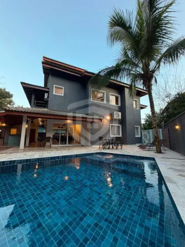 Casa no Condomínio Costa do Sol à venda em Bertioga SP ao lado da Praia de Riviera de São