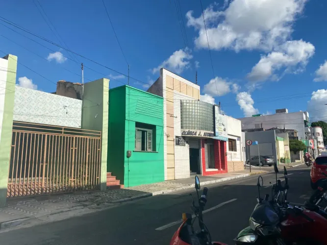 Casa para venda, excelente para cínicas no centro  Centro - Juazeiro do Norte - CE