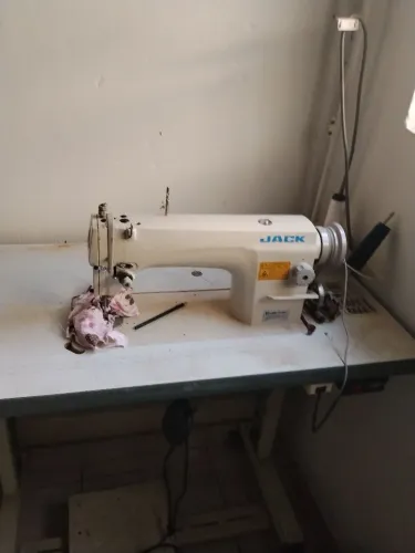 Máquina industrial reta
