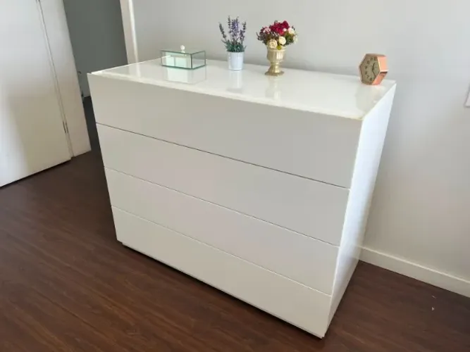 Cômoda 4 gavetas