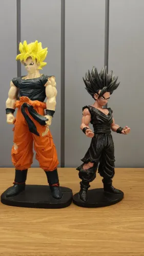 2 Action Figures de Dragon ball