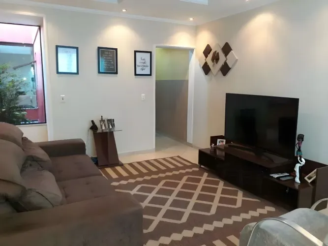 Sobrado com 04 dormitórios para locação, 262m² na Vila Alto de Santo André - Santo André/S