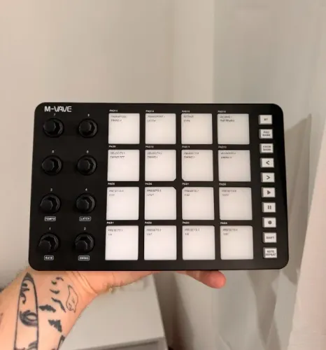Controlador MIDI M-VAVE SMC-PAD 16 Pads RGB Bluetooth - novo