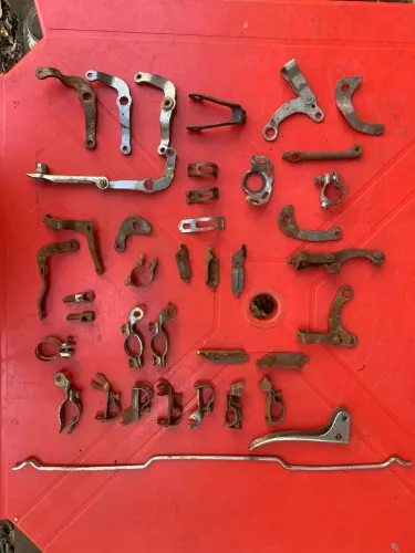 LOTE DE PEÇAS ANTIGAS DE BICICLETAS - RESTAURAÇÃO E COLECIONADORES