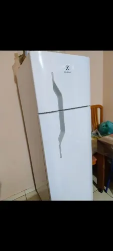 Geladeira Electrolux compacta 