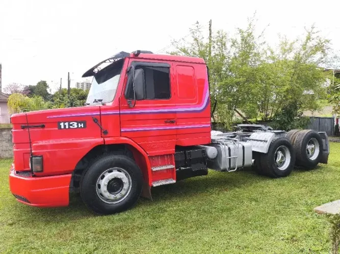 SCANIA 113H, 6x2, ano 1996, com 8 marchas.