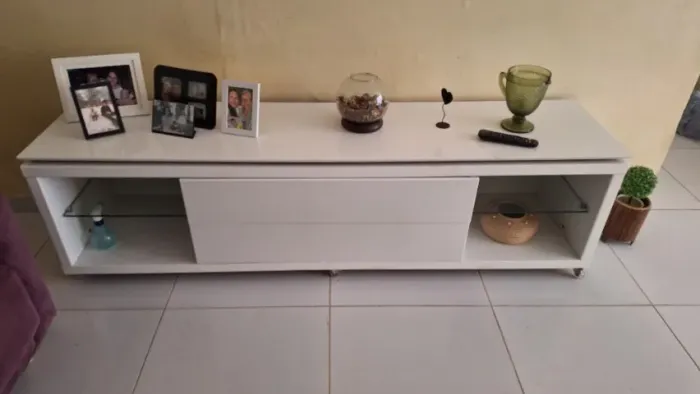 Rack para TV Branco Grande (1,95m) com Prateleiras de Vidro - Ótimo Estado