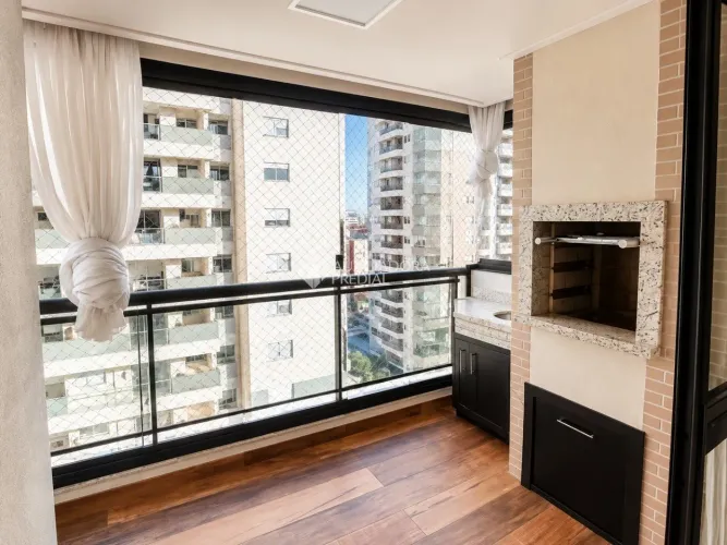 Apartamento para alugar no Itacorubi | 2 dormitórios (1 suíte) | Sacada com churrasqueira 