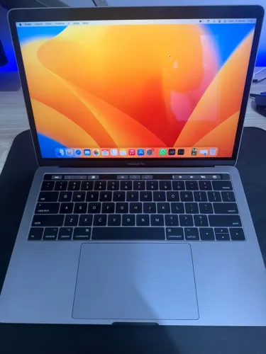 MacBook Pro 2017 i5 13? 8GB Ram 512ssd touchbar