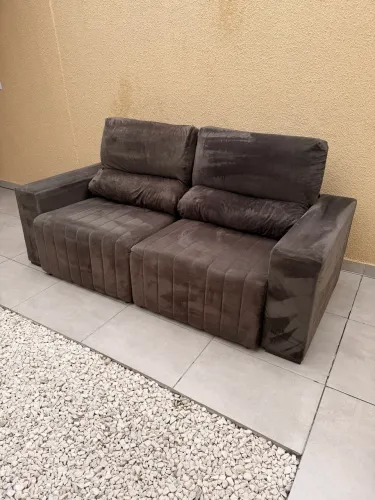 Sofá retrátil e reclinável 
