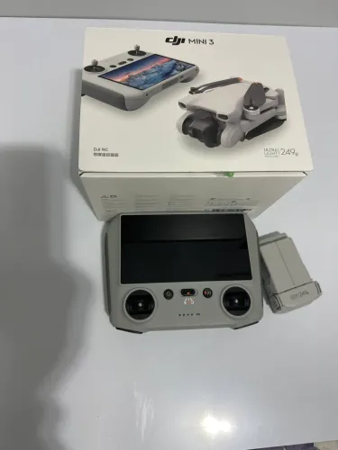 Dois Controles DJI