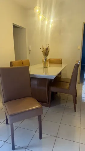 Mesa de jantar 6 cadeiras