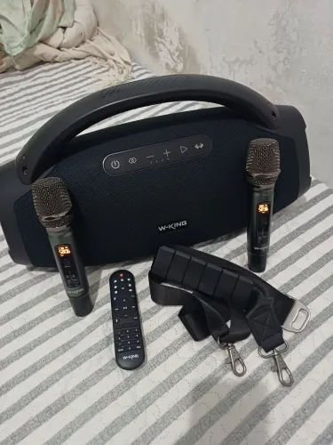 caixa de som wking D20 200w com dois microfones 
