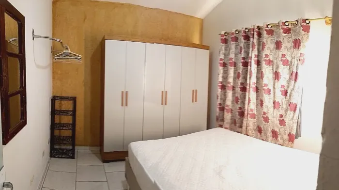 Quarto mobiliado